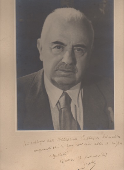 ritratto fotografico con dedica a firma autografa. datato 16 novembre 1947.