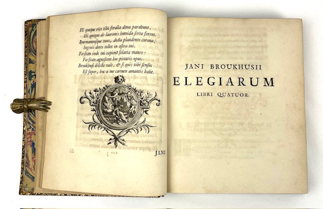 jani broukhusii poematum libri sedicim. editore davide hoogstratano